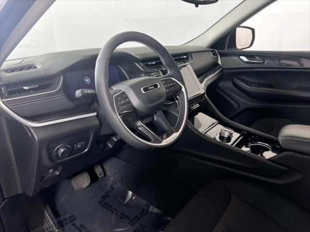 2023 Jeep Grand Cherokee L Laredo 4x4