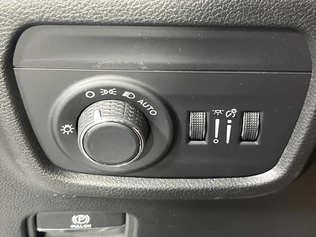 2023 Jeep Grand Cherokee L Laredo 4x4
