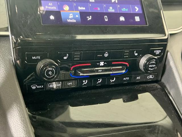 2023 Jeep Grand Cherokee L Laredo 4x4