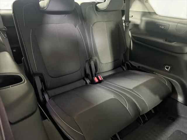 2023 Jeep Grand Cherokee L Laredo 4x4
