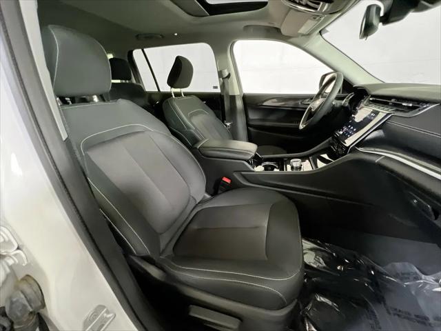 2023 Jeep Grand Cherokee L Laredo 4x4