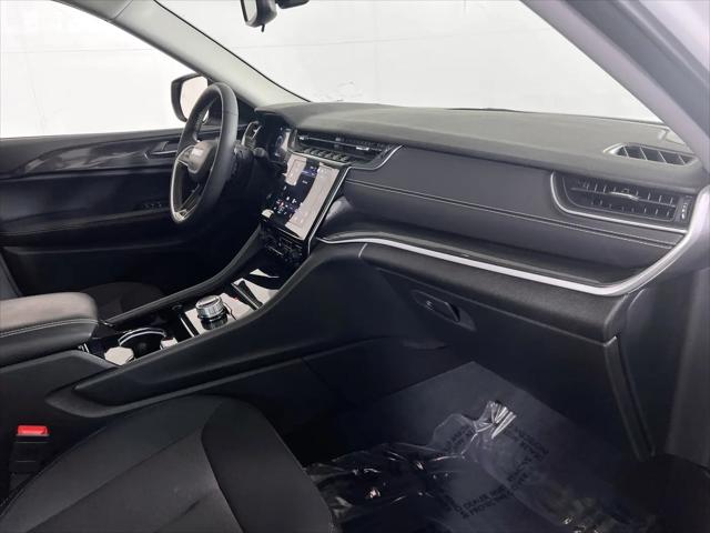 2023 Jeep Grand Cherokee L Laredo 4x4
