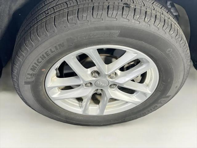 2023 Jeep Grand Cherokee L Laredo 4x4