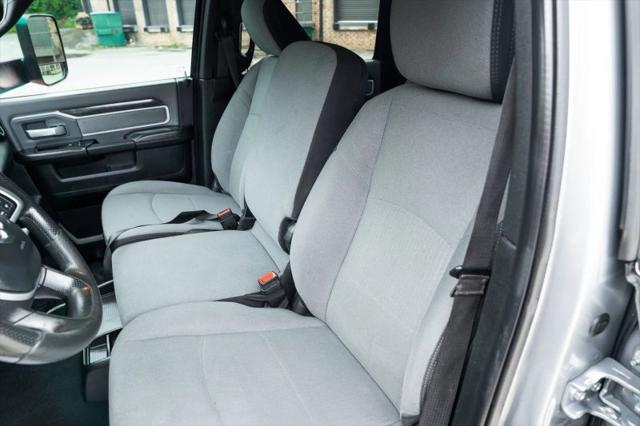 2022 Ram 3500 Big Horn Crew Cab 4x4 8' Box