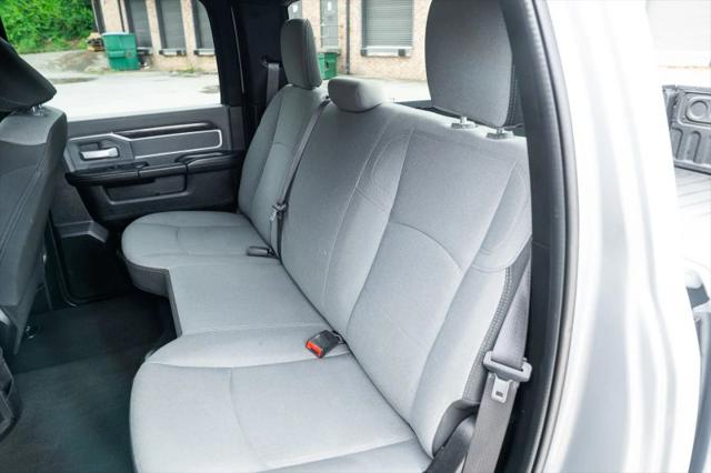 2022 Ram 3500 Big Horn Crew Cab 4x4 8' Box