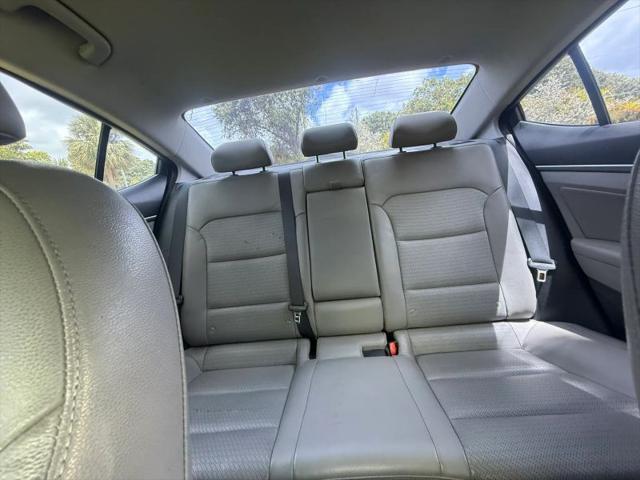 2017 Hyundai Elantra Limited