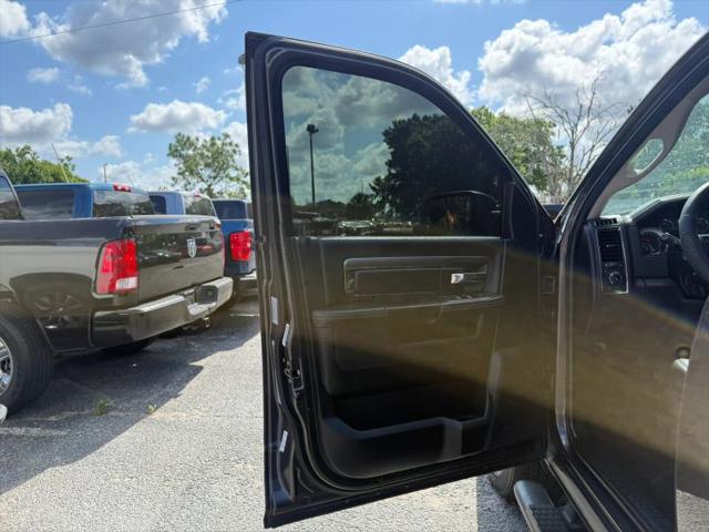 2017 Ram 1500 Night Crew Cab 4x4 5'7" Box