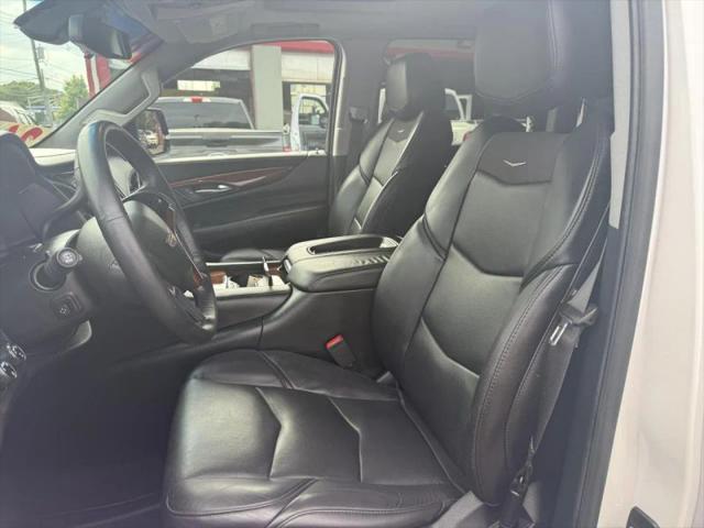 2018 Cadillac Escalade ESV Luxury