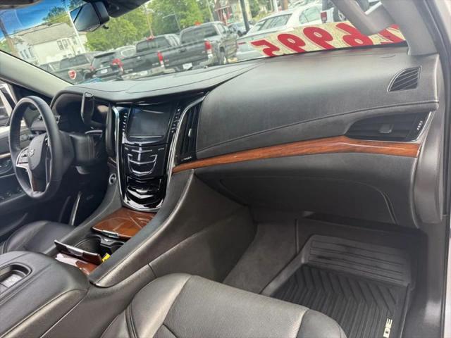 2018 Cadillac Escalade ESV Luxury