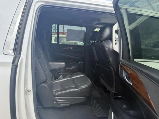 2018 Cadillac Escalade ESV Luxury