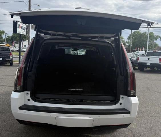 2018 Cadillac Escalade ESV Luxury