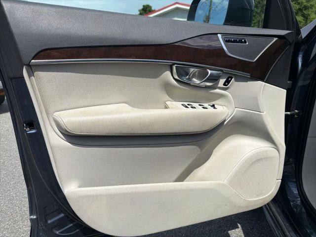 2019 Volvo XC90 T6 Momentum
