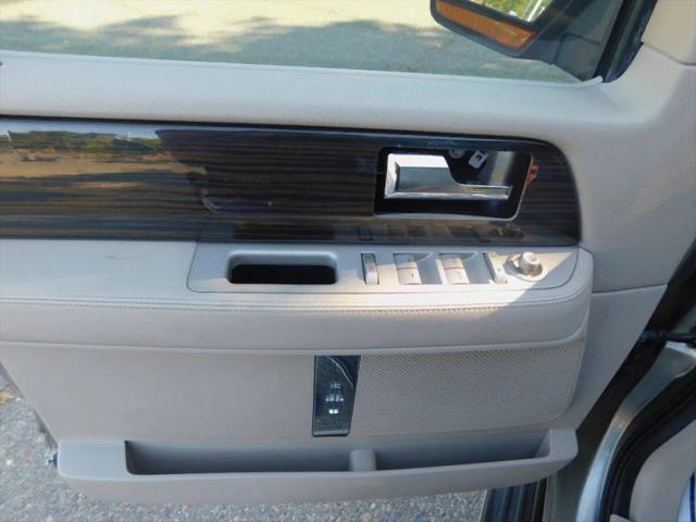 2008 Lincoln Navigator Base