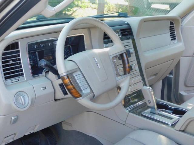 2008 Lincoln Navigator Base