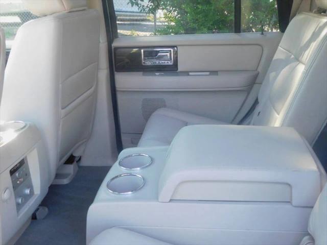 2008 Lincoln Navigator Base