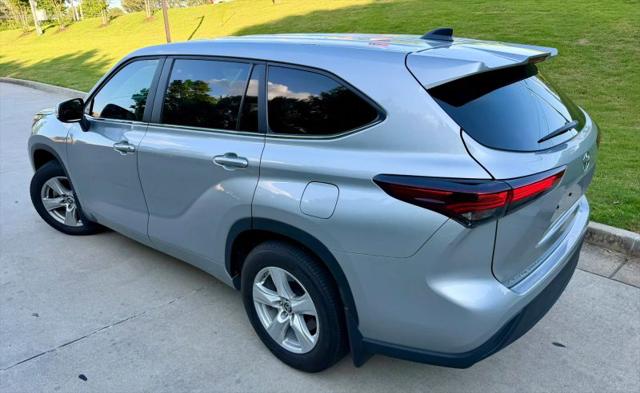 2024 Toyota Highlander LE