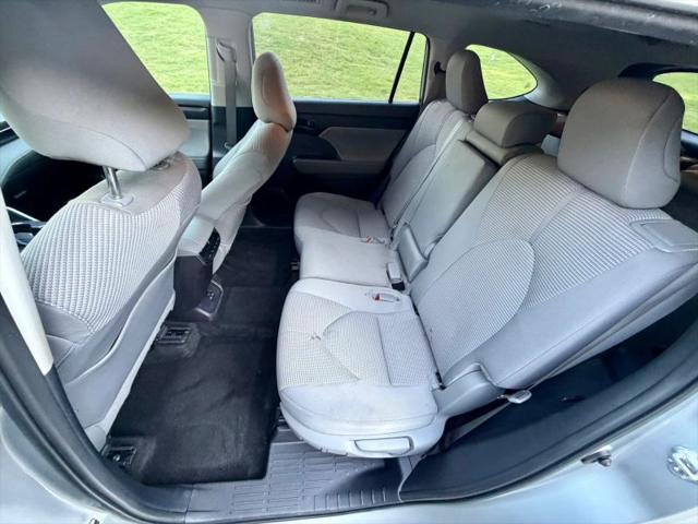 2024 Toyota Highlander LE