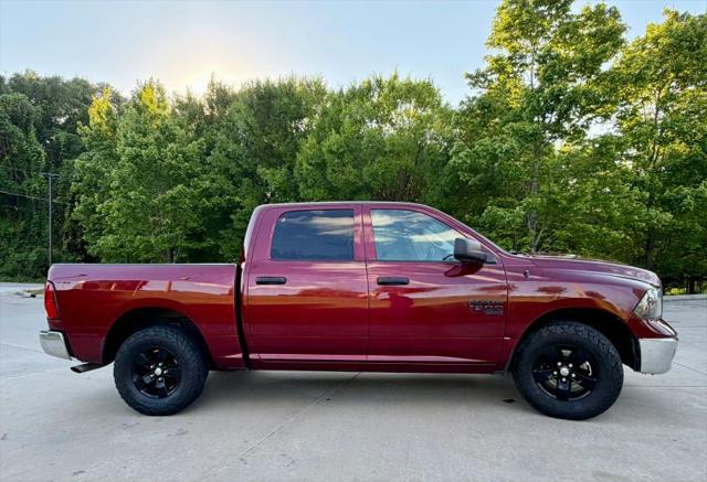 2022 Ram 1500 Classic SLT Crew Cab 4x2 5'7" Box