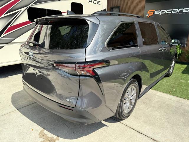 2025 Toyota Sienna XLE