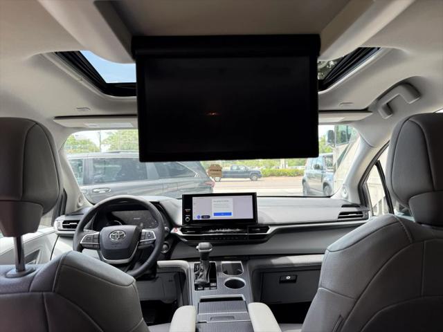 2025 Toyota Sienna XLE