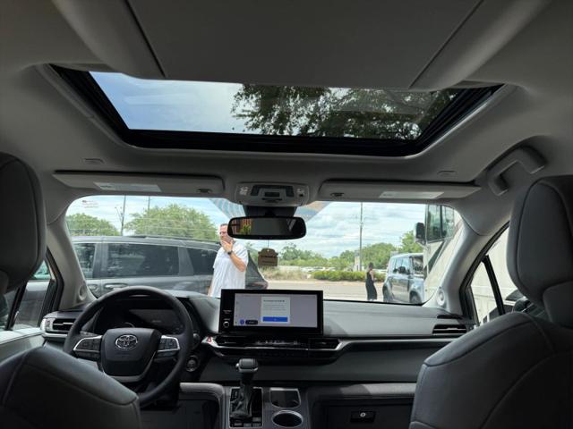2025 Toyota Sienna XLE