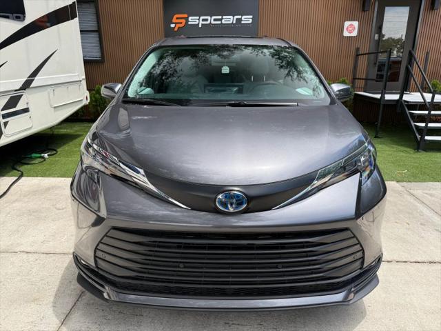 2025 Toyota Sienna XLE