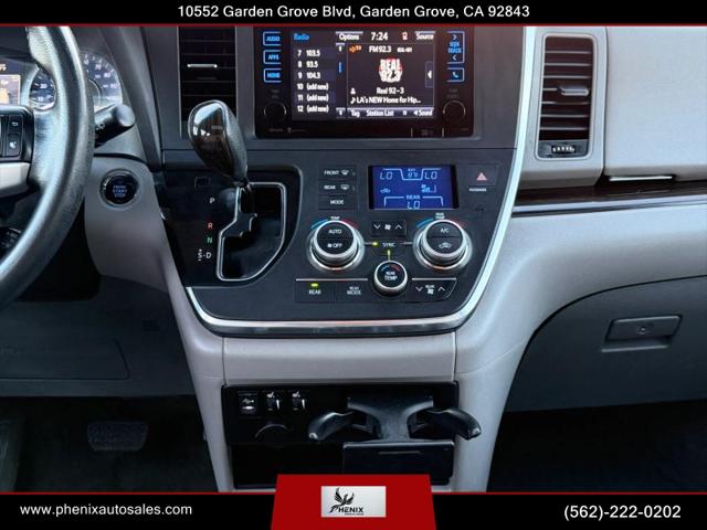 2015 Toyota Sienna XLE 8 Passenger