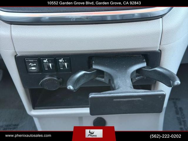 2015 Toyota Sienna XLE 8 Passenger