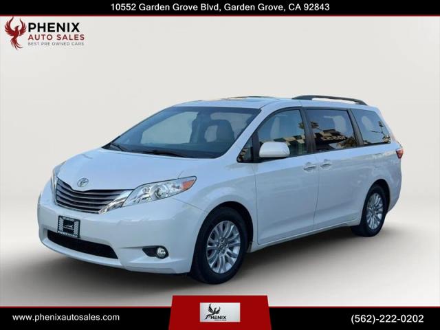 2015 Toyota Sienna XLE 8 Passenger