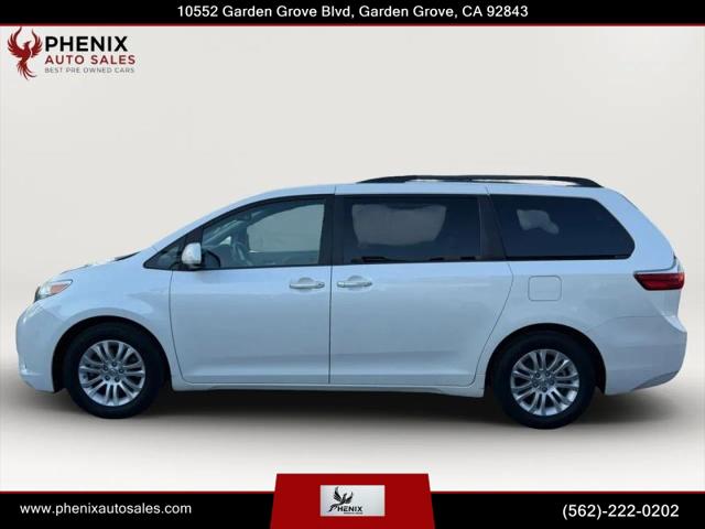 2015 Toyota Sienna XLE 8 Passenger