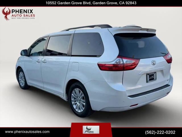 2015 Toyota Sienna XLE 8 Passenger