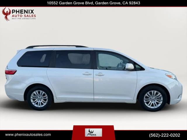 2015 Toyota Sienna XLE 8 Passenger