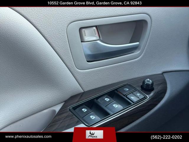2015 Toyota Sienna XLE 8 Passenger