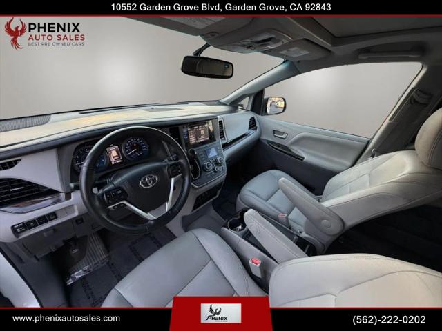 2015 Toyota Sienna XLE 8 Passenger
