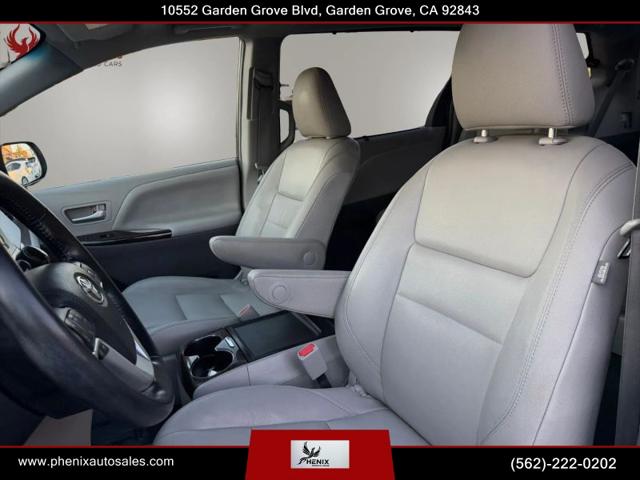2015 Toyota Sienna XLE 8 Passenger