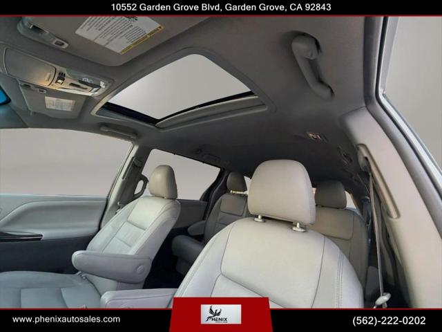 2015 Toyota Sienna XLE 8 Passenger