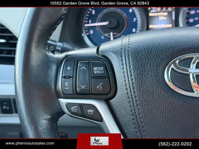 2015 Toyota Sienna XLE 8 Passenger