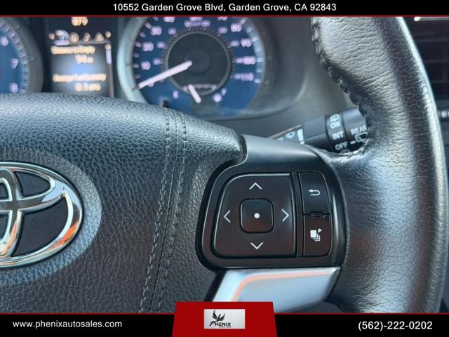 2015 Toyota Sienna XLE 8 Passenger