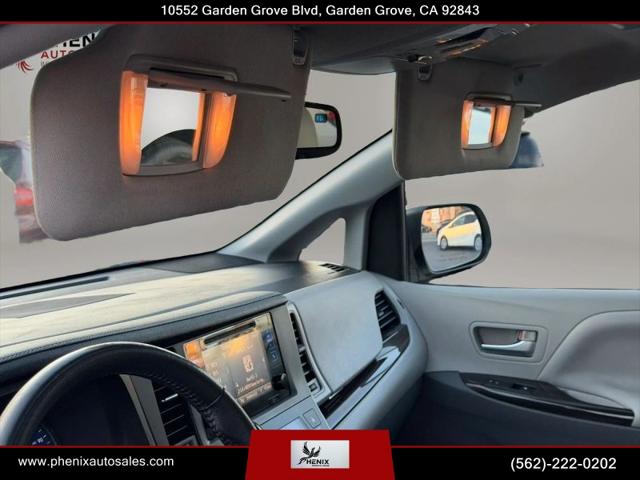 2015 Toyota Sienna XLE 8 Passenger