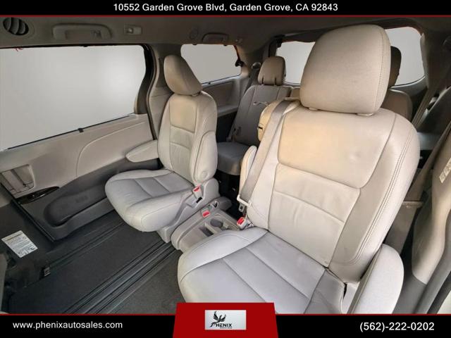 2015 Toyota Sienna XLE 8 Passenger