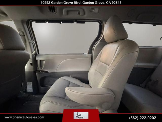 2015 Toyota Sienna XLE 8 Passenger