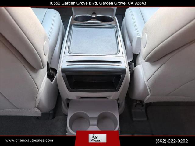 2015 Toyota Sienna XLE 8 Passenger