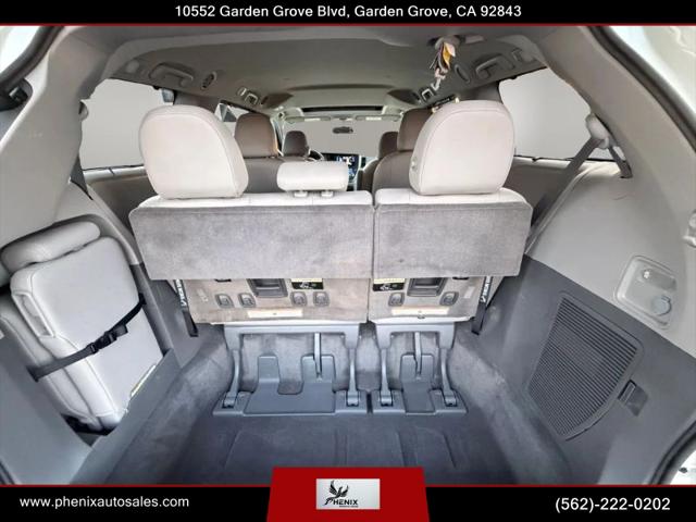 2015 Toyota Sienna XLE 8 Passenger