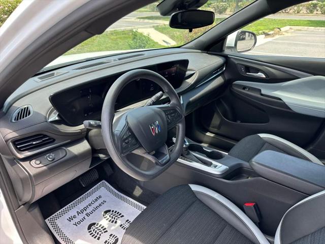 2024 Buick NV Preferred FWD