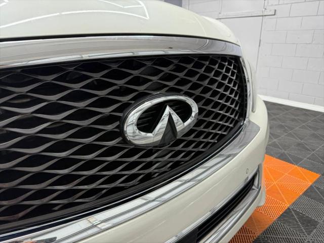 2016 INFINITI QX80 Base