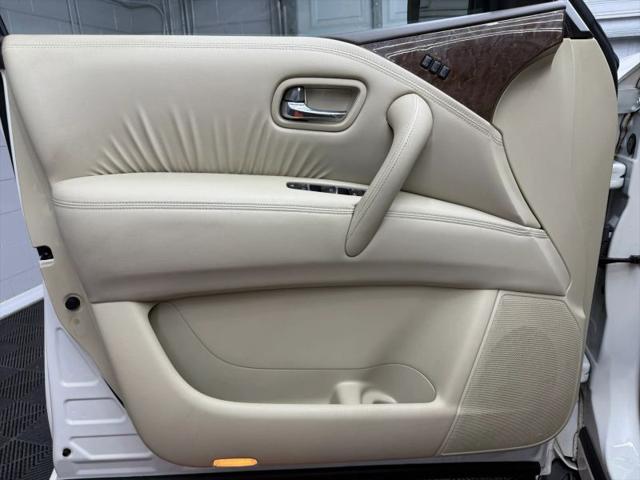 2016 INFINITI QX80 Base