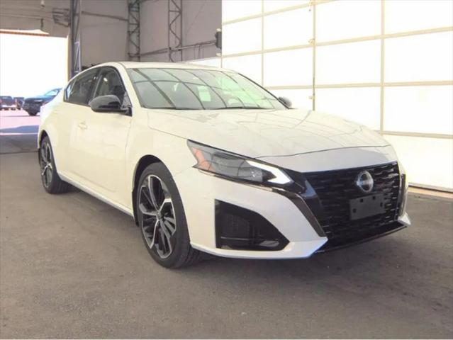 2023 Nissan Altima SR Intelligent AWD