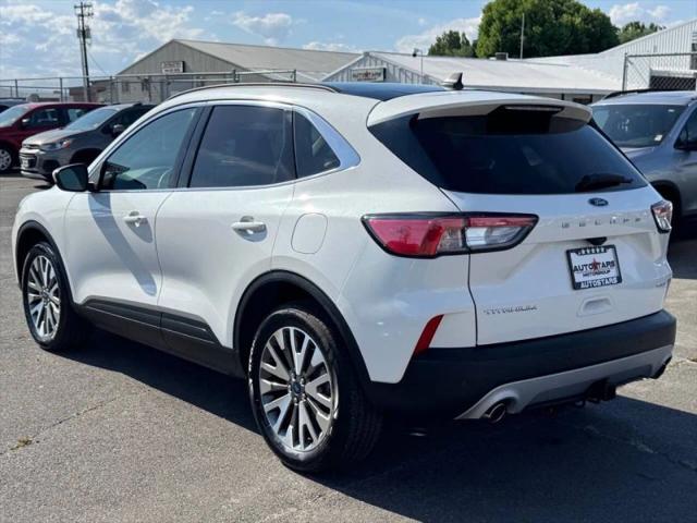 2022 Ford Escape Titanium