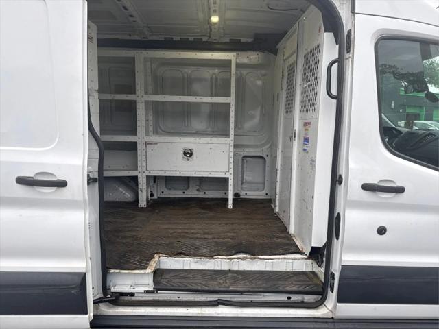 2017 Ford Transit Medium Roof w/Sliding Side Door w/RWB