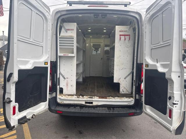 2017 Ford Transit Medium Roof w/Sliding Side Door w/RWB